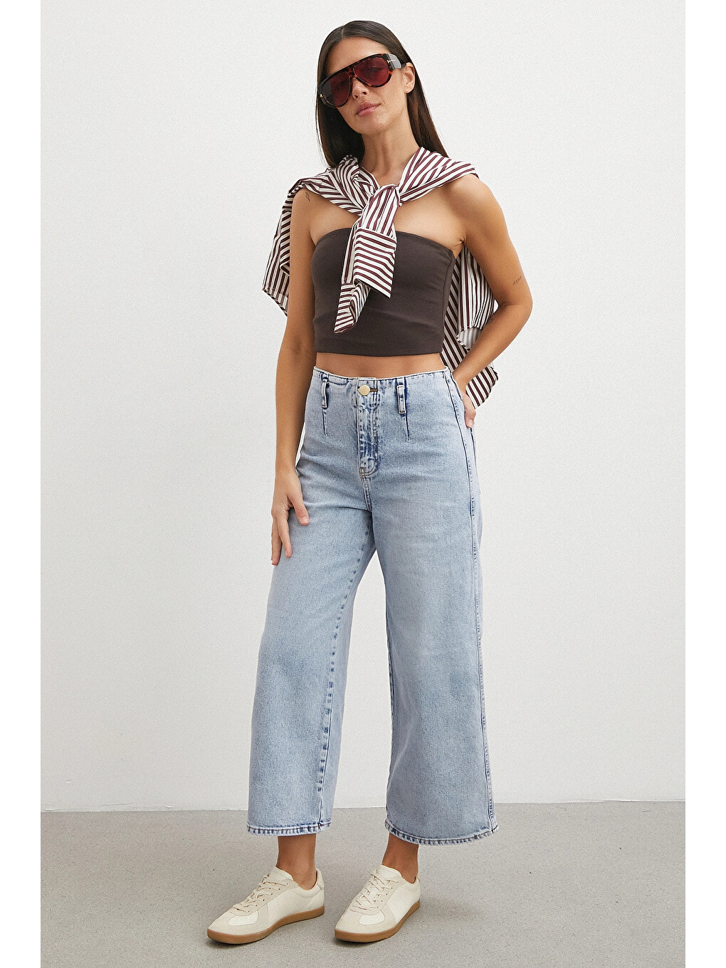 Önü Cepsiz Straight Jean Buz Mavisi-1