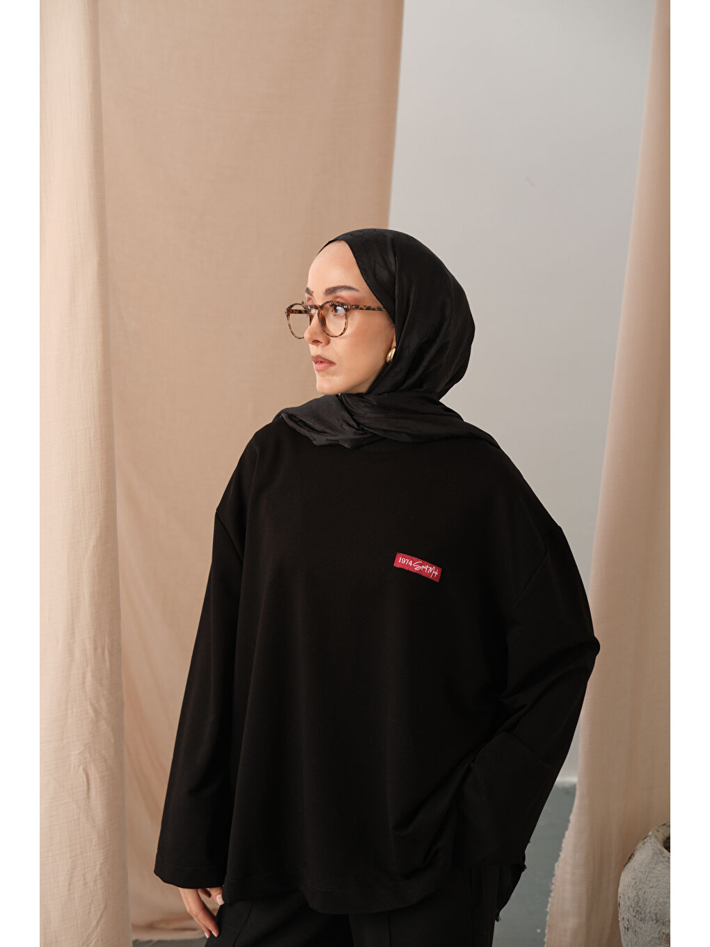 Kadın Arma Detay Tunik Siyah-2