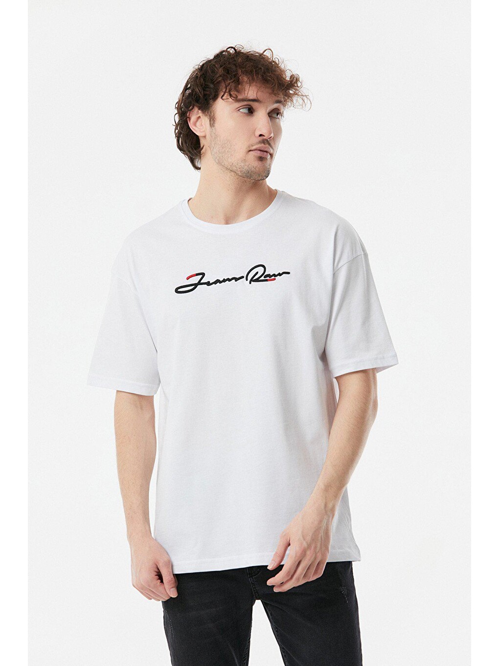 Beyaz Nakışlı Bisiklet Yaka Oversize Tişört