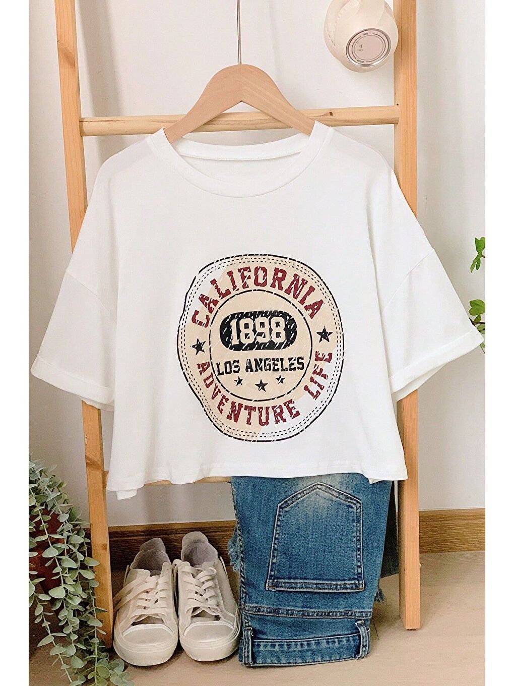 Kadın Beyaz Bisiklet Yaka California Baskılı Crop T Shirt