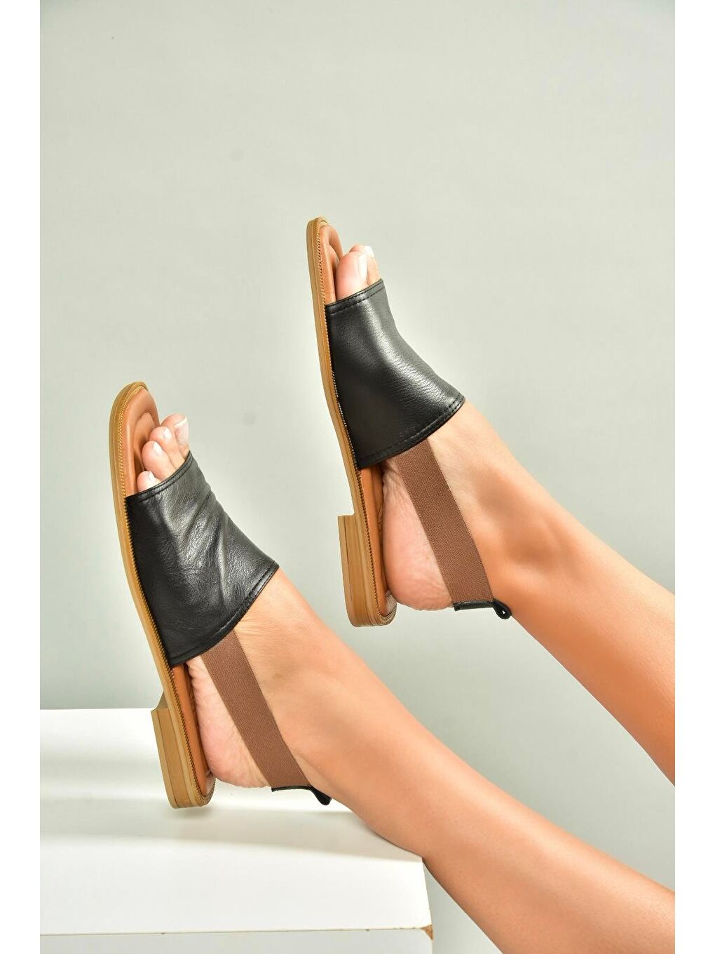 Siyah Kadın Sandalet U944704203-2