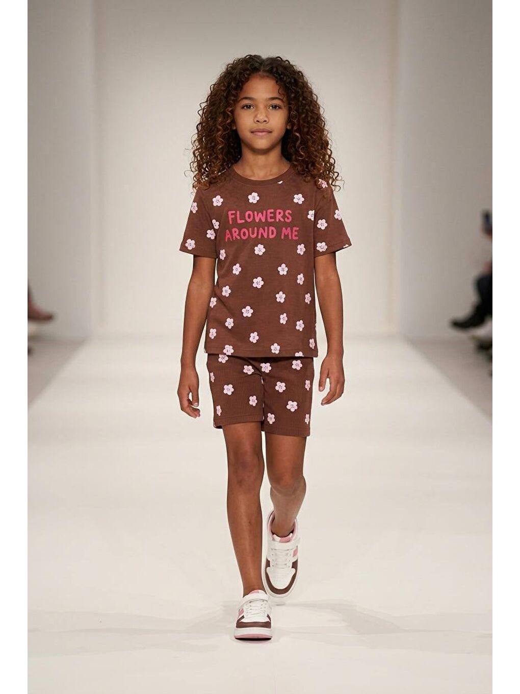 Lacivert Kız Çocuk Pamuklu Kahverengi Çiçek Desenli Tişört Tayt Takım-2