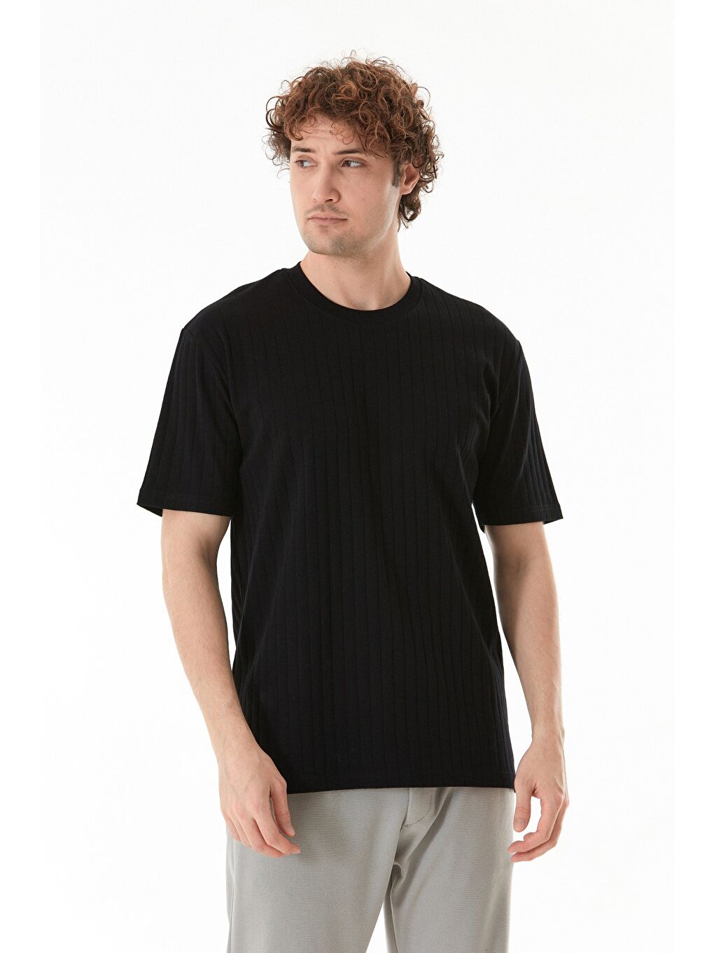 Siyah Şeritli Bisiklet Yaka %100 Pamuk Tişört-1