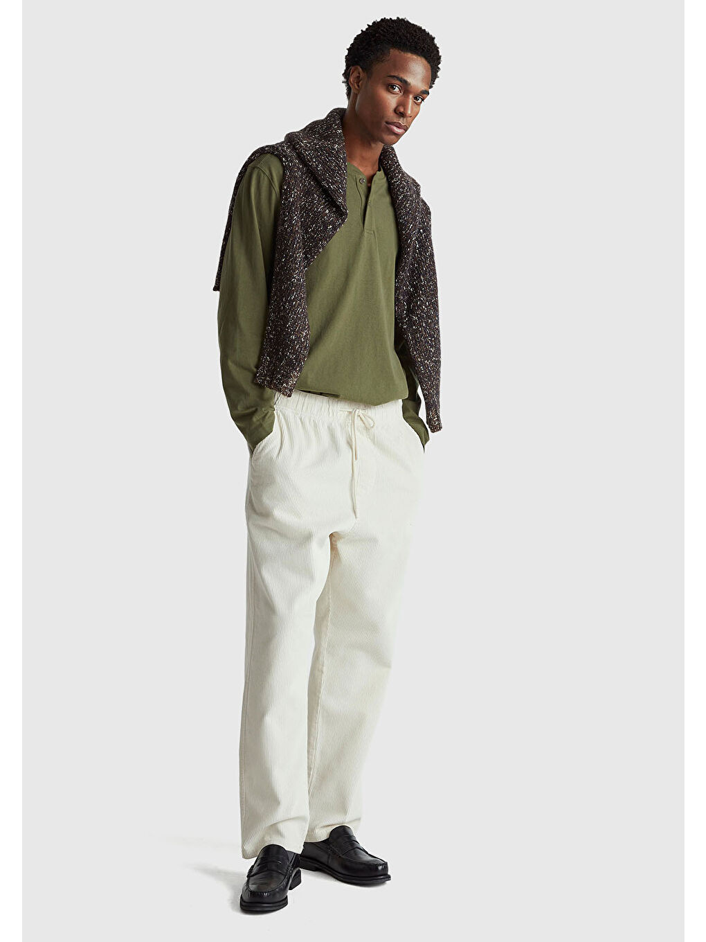 Erkek Haki Yeşilli %100 Pamuk Önü Düğme Detaylı Bisiklet Yaka Uzun Kollu T-Shirt-4