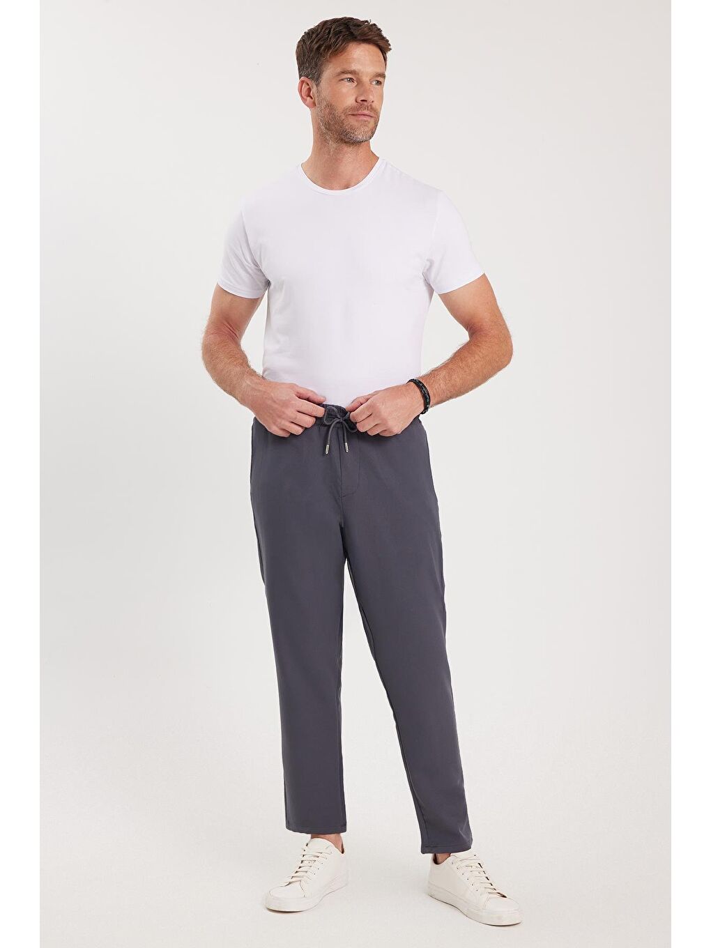 Erkek Regular Fit Beli Lastikli Bağcıklı Jogger Koyu Gri Pantolon Rahat Kesim Yan Cepli-1