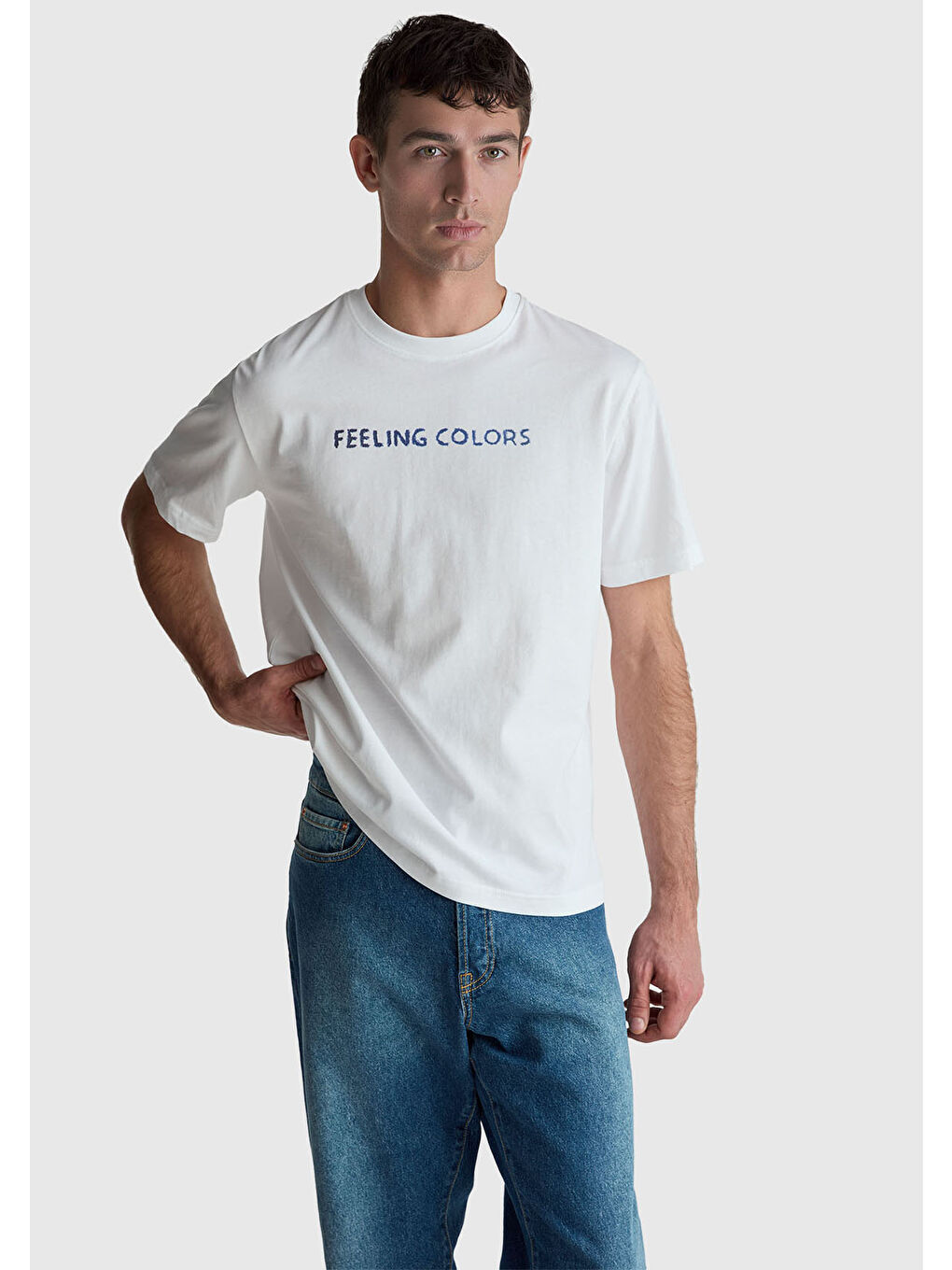 Erkek Beyaz %100 Pamuk Önü ve Arkası Baskılı Logo Detaylı T-Shirt