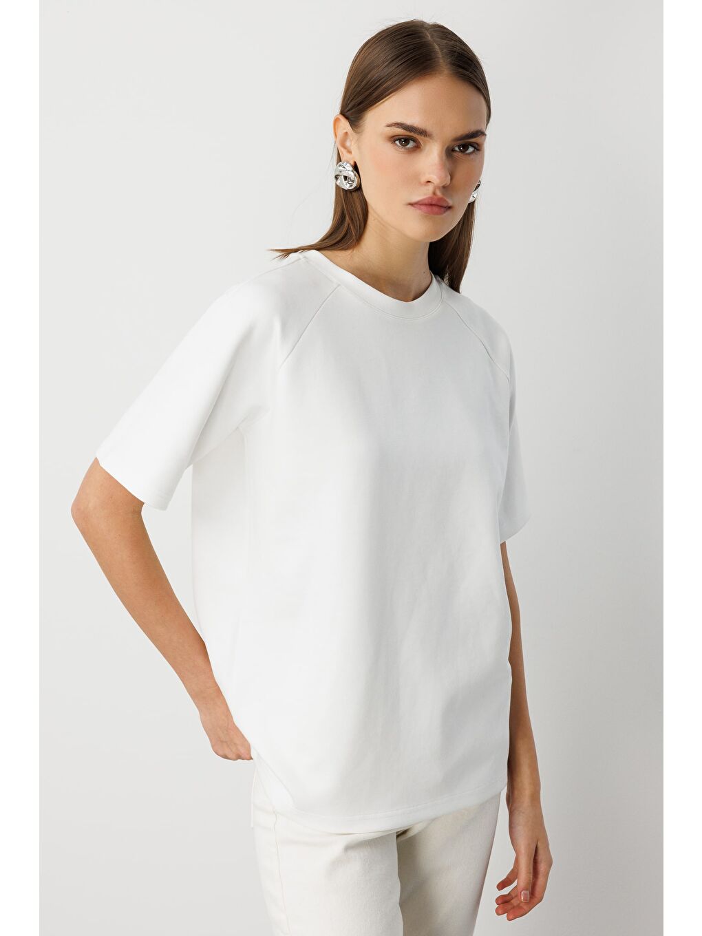 Yuvarla Yaka Yumuşak Dokulu Ekru Tişört-2