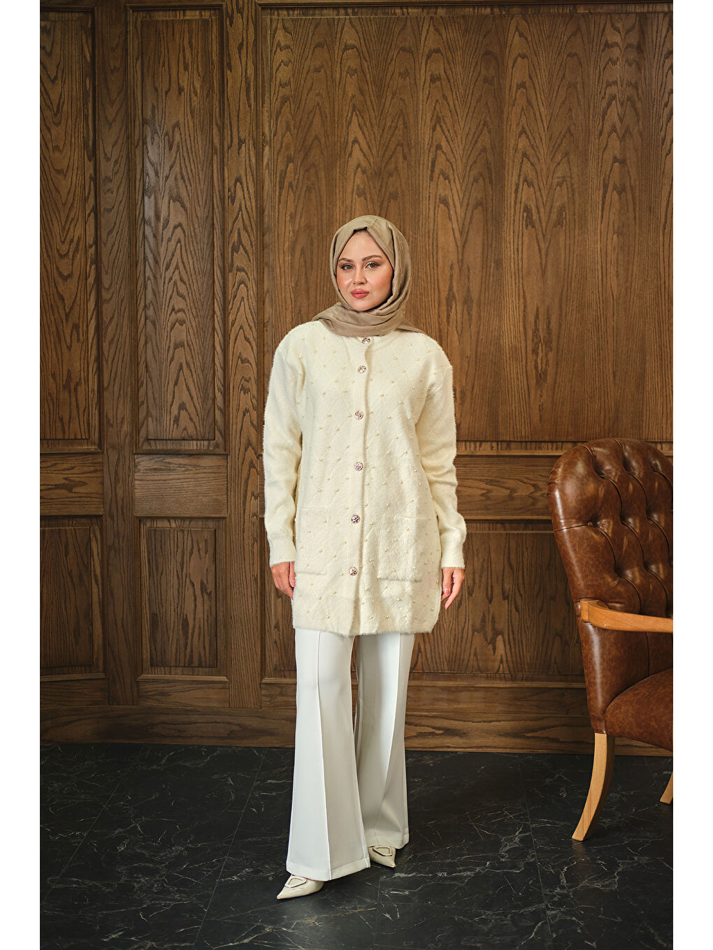 Kadın İnci Detaylı Triko Hırka Ekru-4