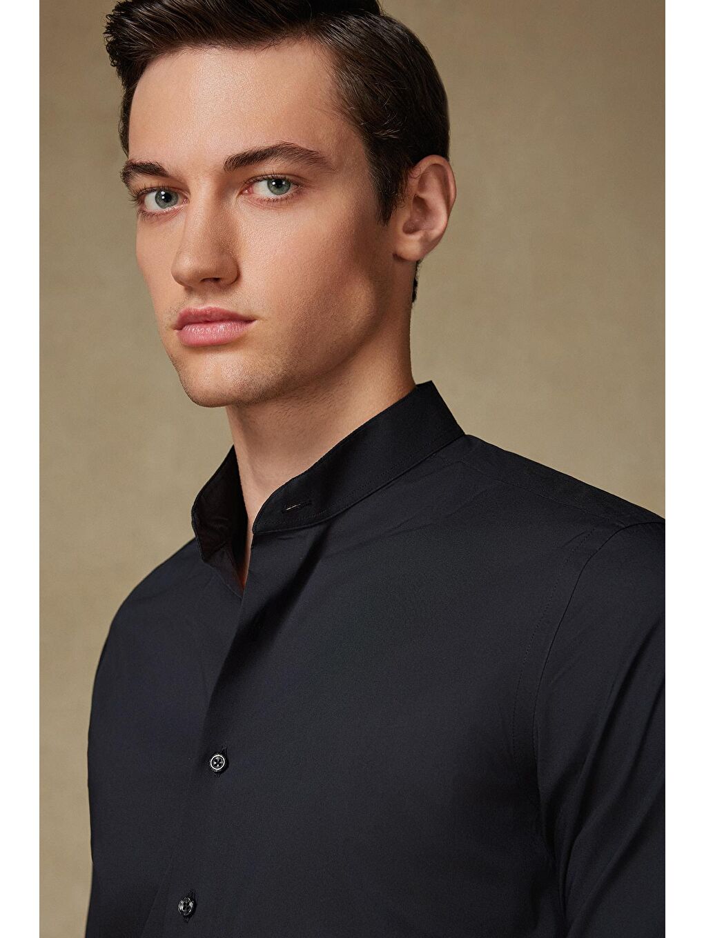 Mao Poplin Stretch Pamuk Karışımlı Slim Fit Siyah Hakim Yaka Erkek Düz Gömlek-3