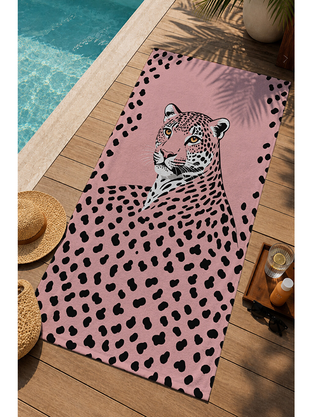 Pembe Leopar Portre Ve Benek Desenli 70x150 Cm Dijital Baskılı Plaj Ve Banyo Havlusu-2
