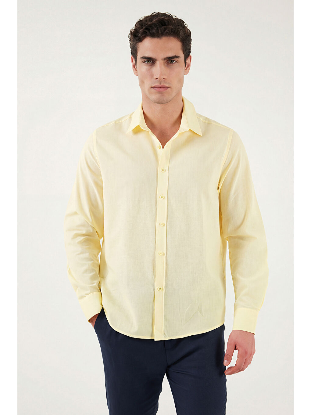 Sarı Pamuk ve Keten Karışımlı Regular Fit Klasik Yaka Uzun Kollu Gömlek CF26S1210134-1