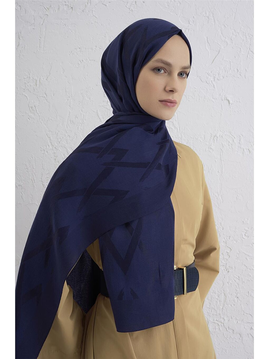 Lacivert Lyocell Naia Zikzak Desen Şal 1- 02-2