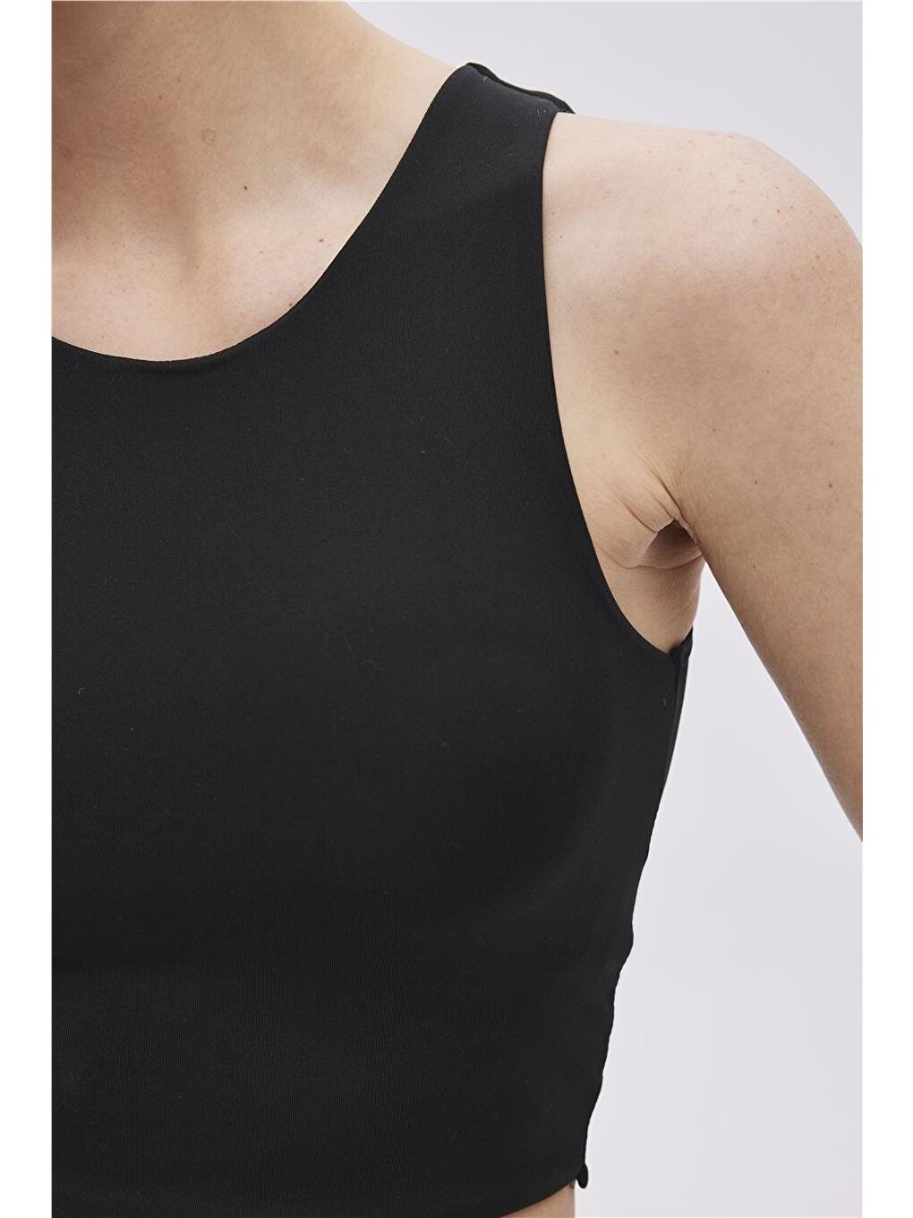 Siyah Bisiklet Yaka Crop Atlet-3