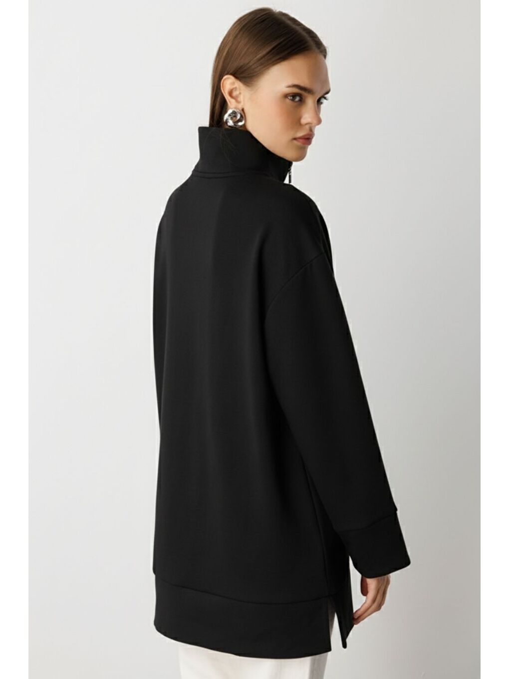 Dik Yaka Yumuşak Dokulu Siyah Sweatshirt-3