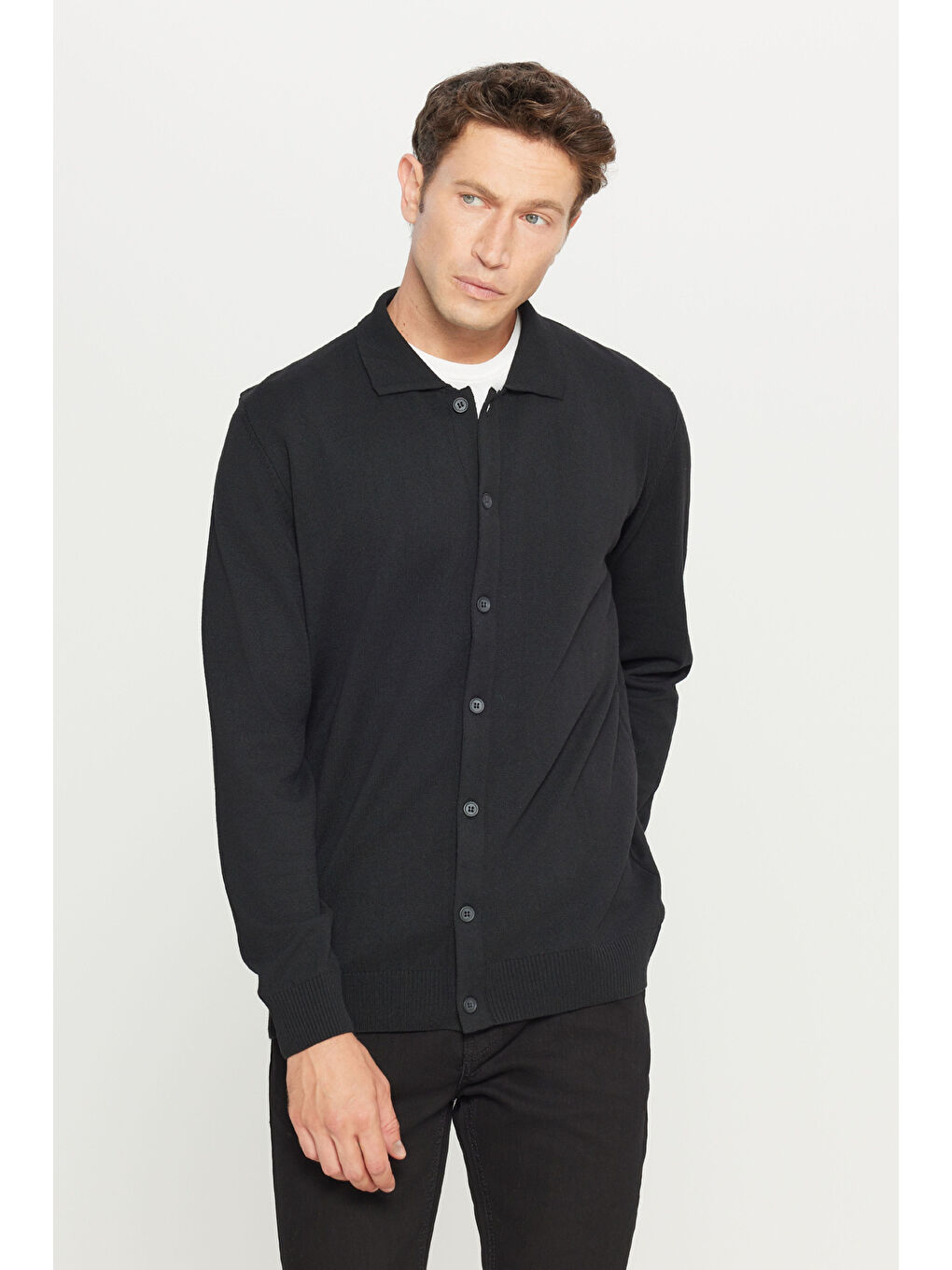 Erkek Siyah Pamuklu Standart Fit Normal Kesim Gömlek Yaka Triko Gömlek-2