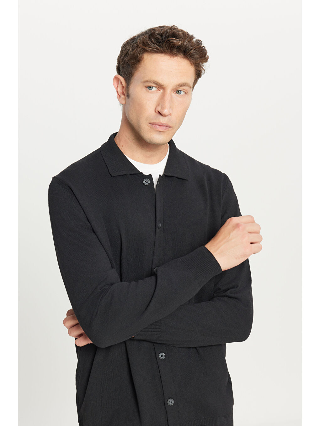 Erkek Siyah Pamuklu Standart Fit Normal Kesim Gömlek Yaka Triko Gömlek-3