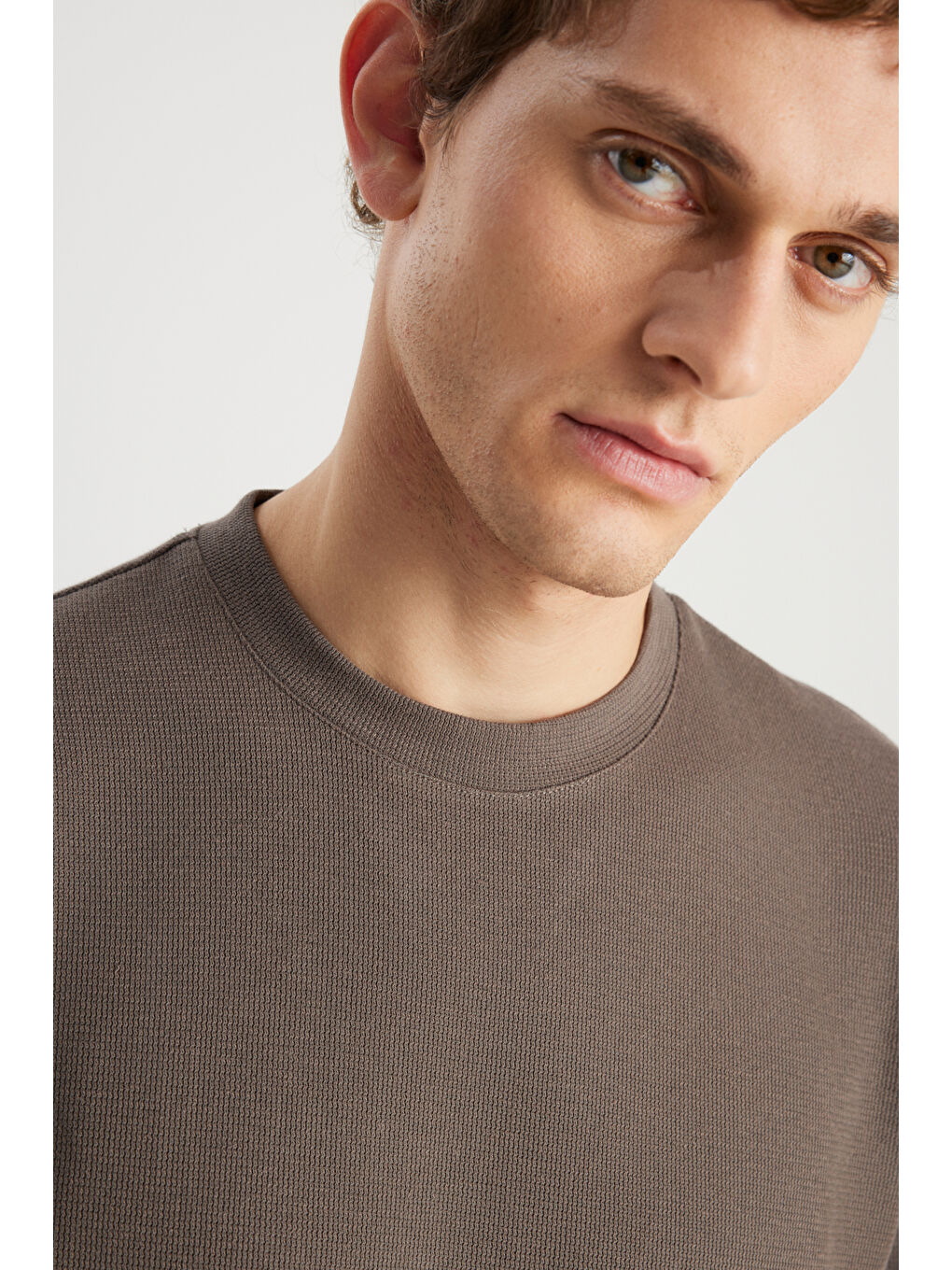 Relaxed Fit Geniş Kesim Bisiklet Yaka Dokulu Haki Tişört-3