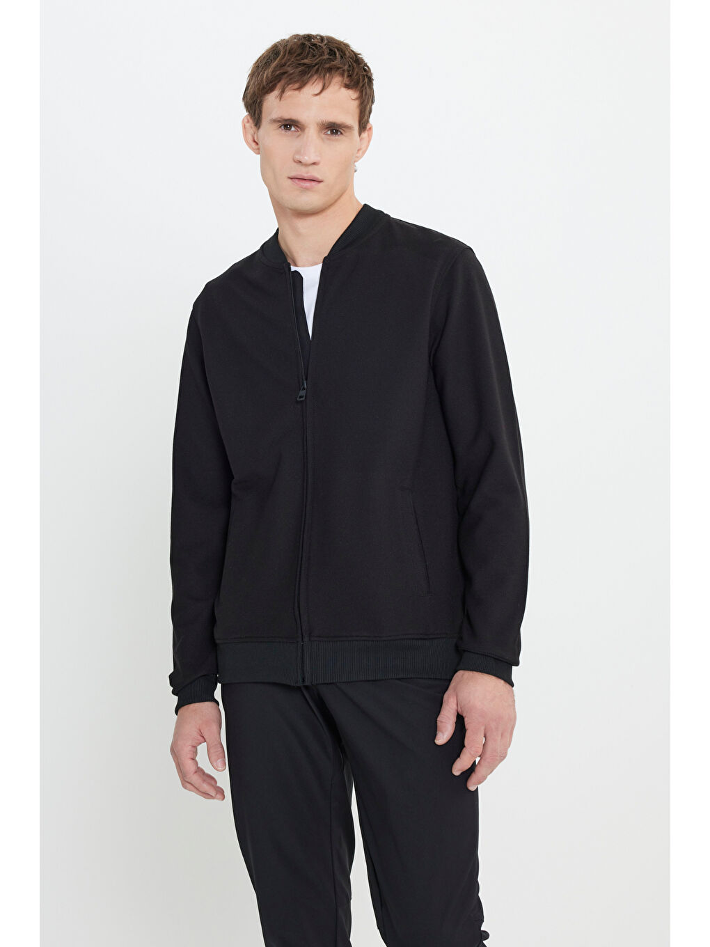 Erkek Siyah %100 Pamuk Standart Fit Normal Kesim Kolej Yaka Cepli Sweatshirt