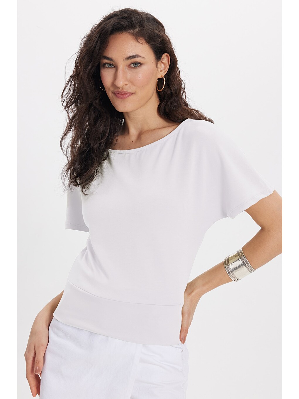 Kadın Slim Fit Dar Kesim Kısa Kollu Kayık Yaka Ekru Tişört-2