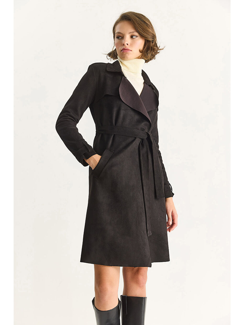 Siyah Kadın Kruvaze Yaka Dökümlü Kuşaklı Süet Trençkot --4