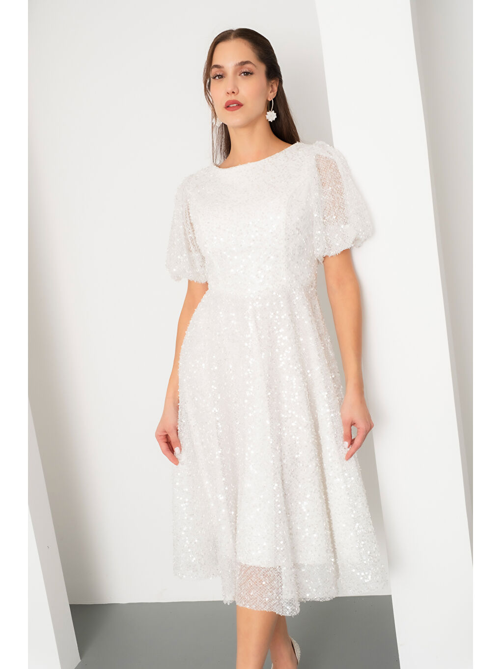 Kadın Beyaz Balon Kol Pul Payet Midi Abiye Elbise-2