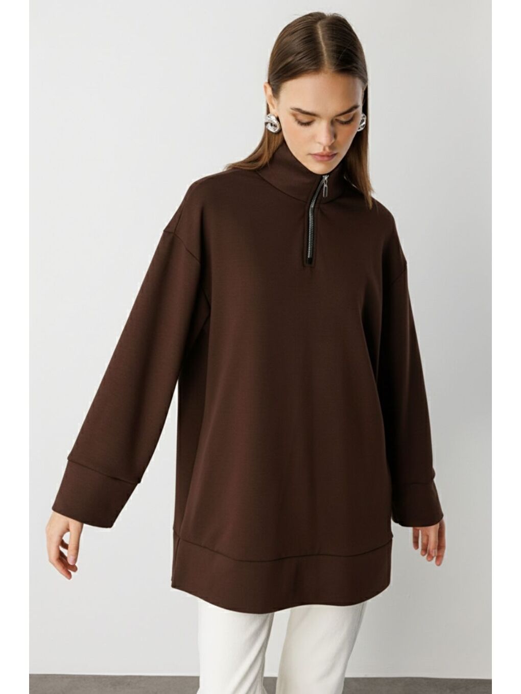 Dik Yaka Yumuşak Dokulu Kahverengi Sweatshirt-2