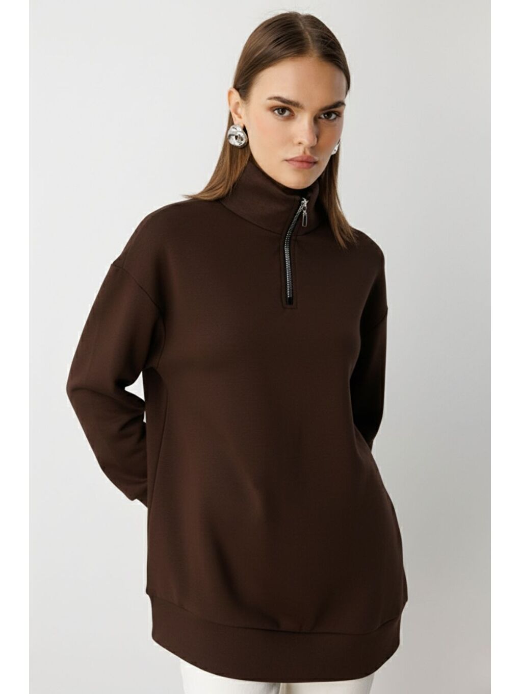 Dik Yaka Yumuşak Dokulu Kahverengi Sweatshirt-3