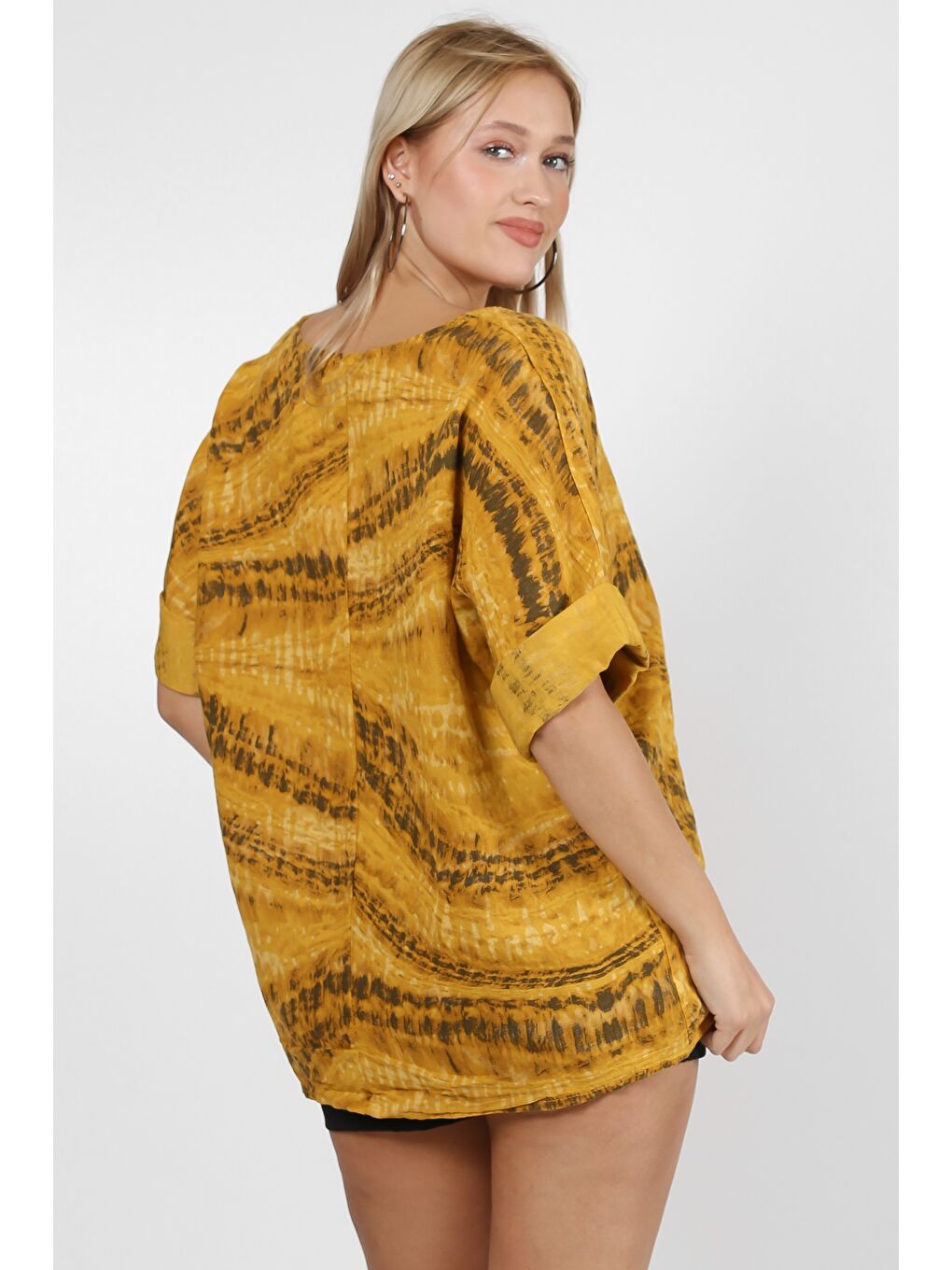 Sarı İtalyan Hardal Yuvarlak Yaka 3/4 Kol Desenli Keten. Örme Bluz-1