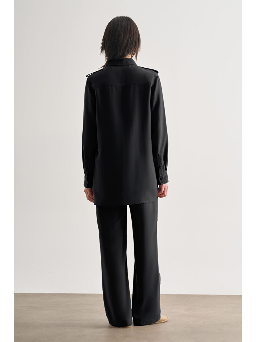 Modal Karışımlı Apoletli Siyah Rengi Tunik-3