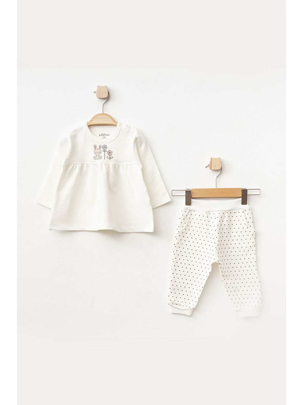 AZİZ BEBE Ekru Kız Bebek Tavşan Nakışlı Sweatshirt Pantolon 2 'li Alt Üst Bebek Takımı 3 Ay - 18 Ay