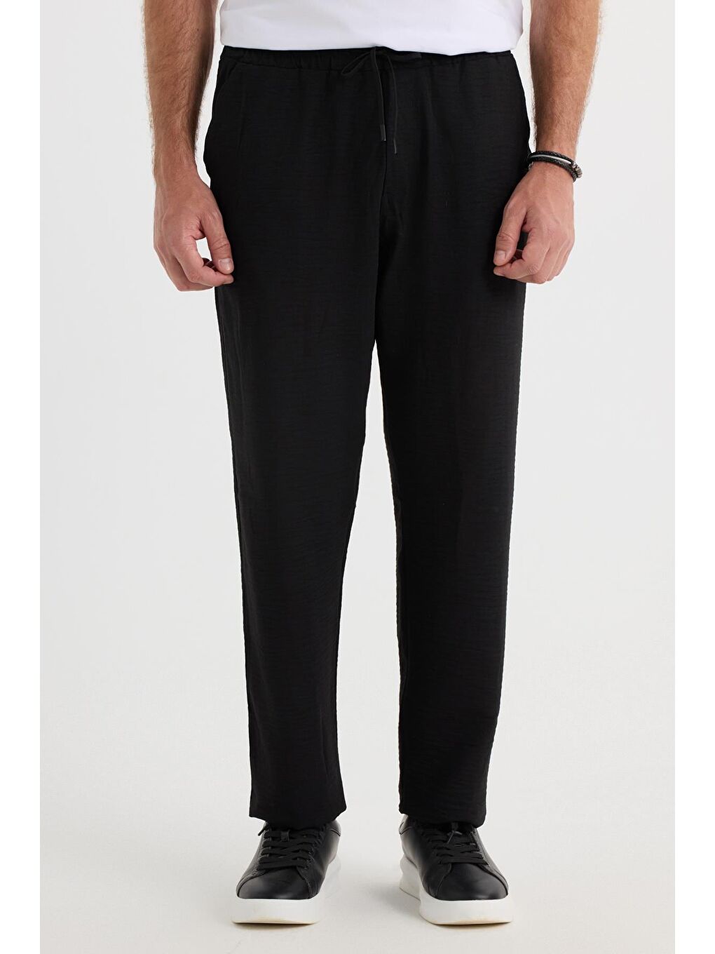 Erkek Standart Fit Normal Kesim Beli Bağcıklı Geniş Paça Siyah Pantolon