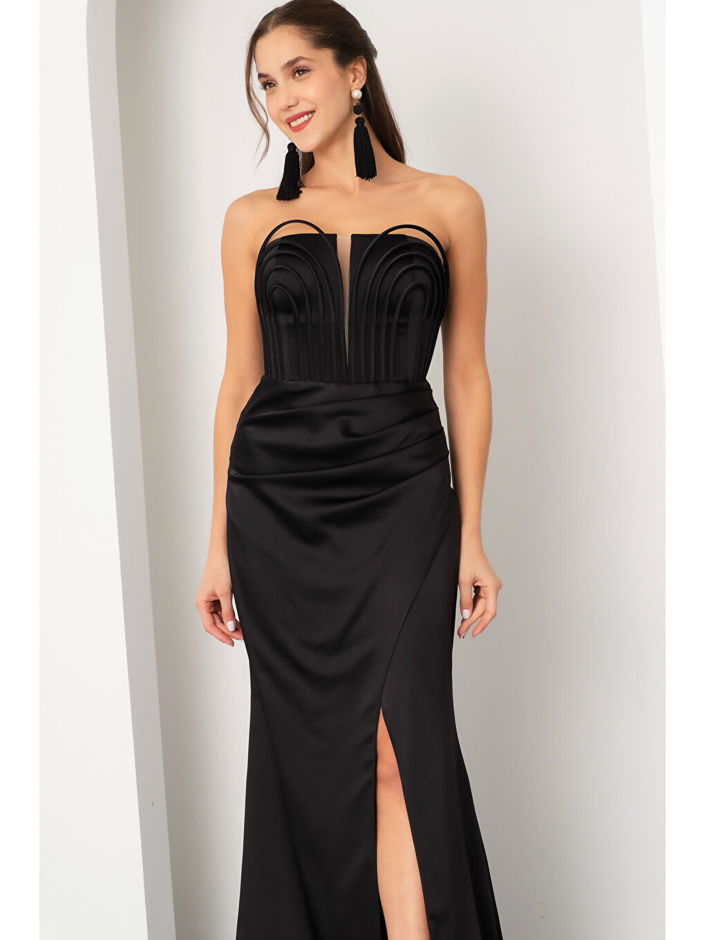 Kadın Siyah Yaka Detay Saten Uzun Söz Nişan Abiye Elbise-1