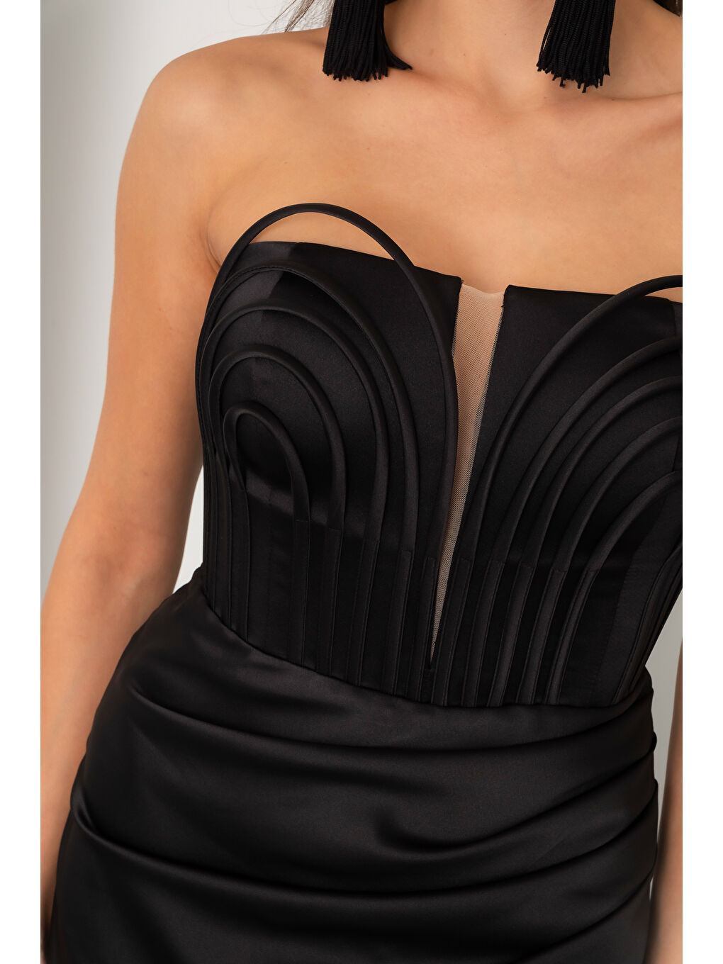 Kadın Siyah Yaka Detay Saten Uzun Söz Nişan Abiye Elbise-4