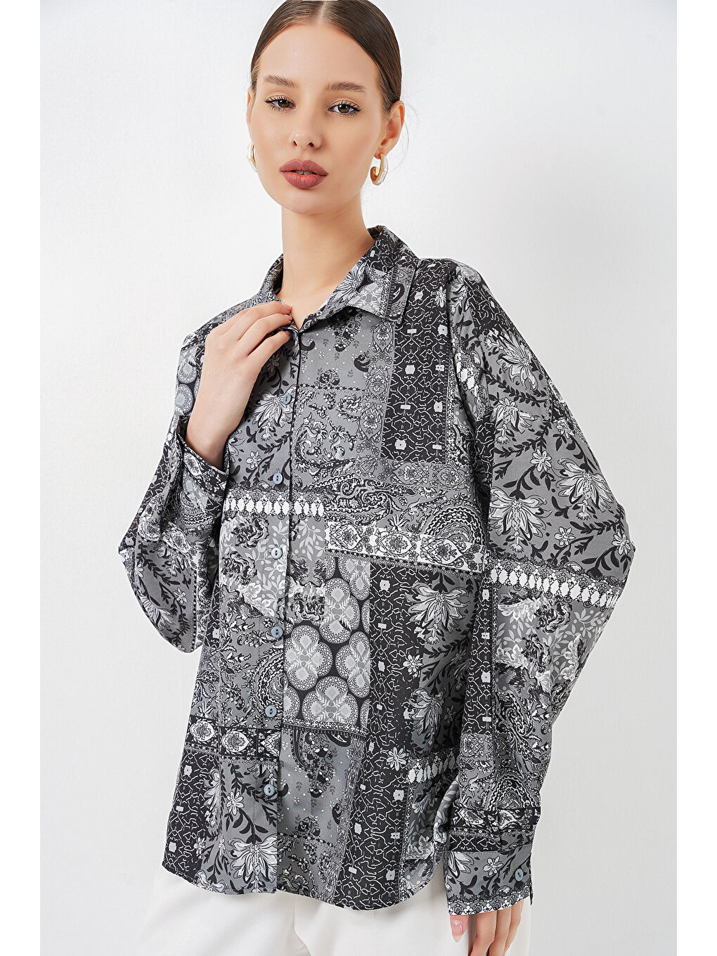 Kadın Oversize Desenli Saten Gömlek 20365 - Antrasit-2