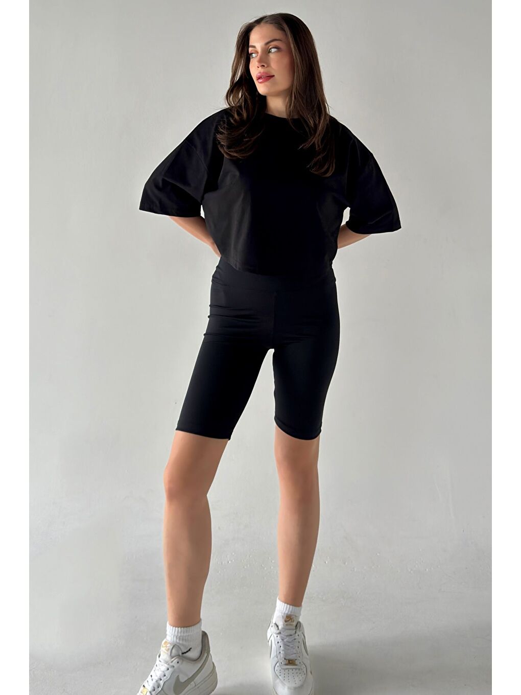 Kadın Oversize Siyah Crop Tshirt-2
