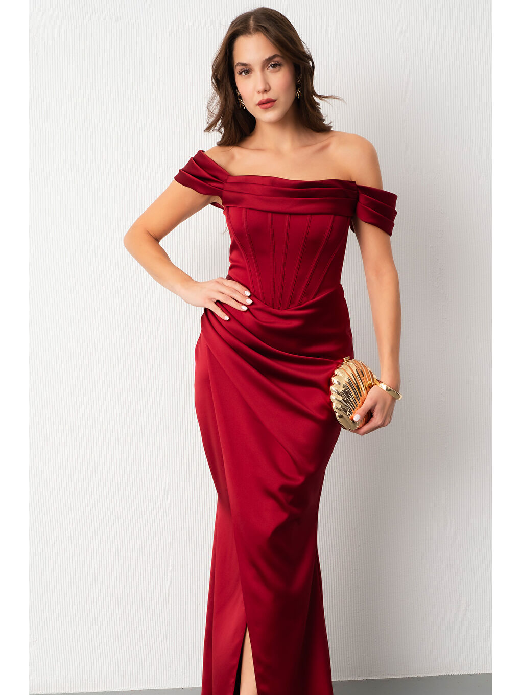 Kadın Bordo Kayık Yaka Yırtmaçlı Uzun Abiye Elbise-1