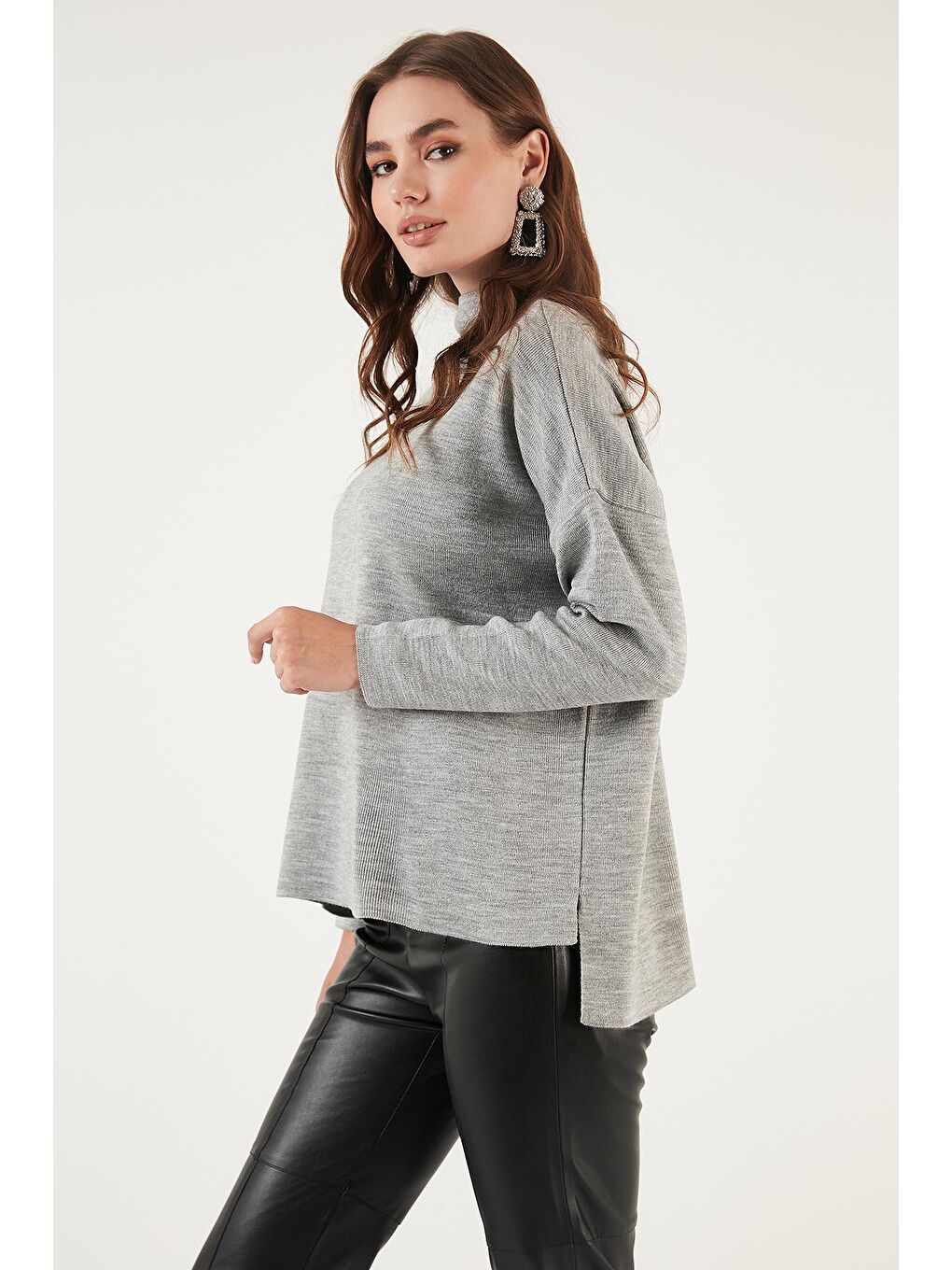 Gri Arkası Uzun Dik Yaka İnce Triko Kazak 4615002-5