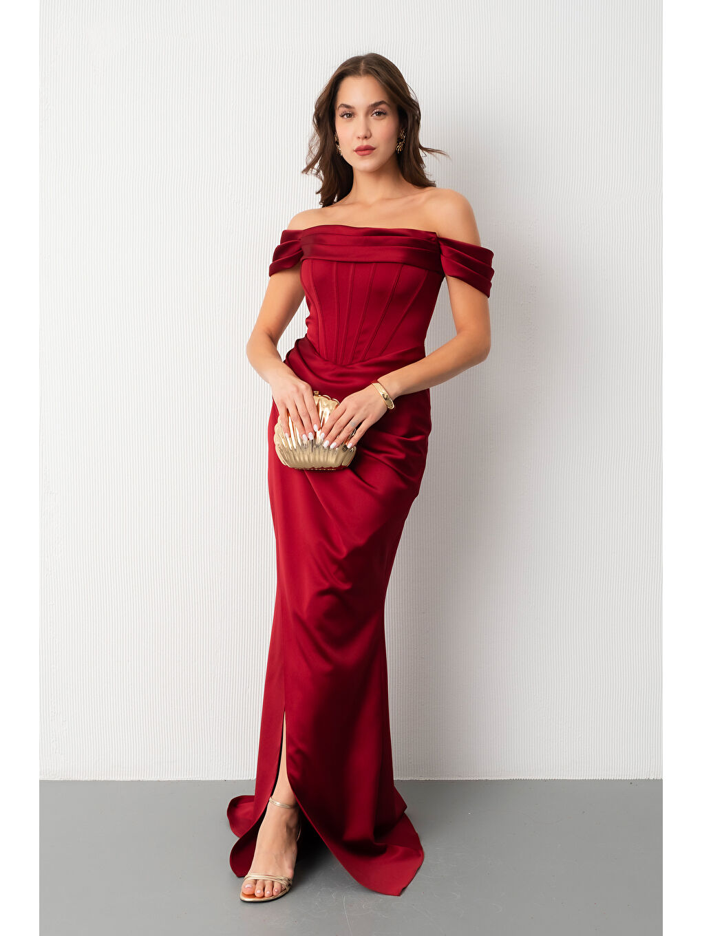 Kadın Bordo Kayık Yaka Yırtmaçlı Uzun Abiye Elbise-4