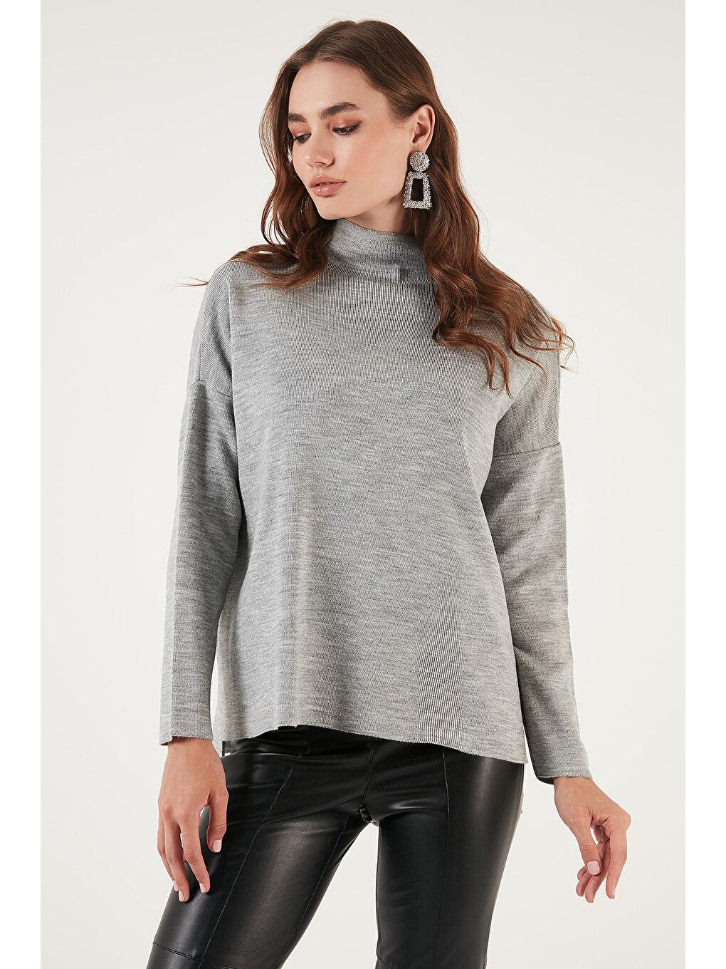 Gri Arkası Uzun Dik Yaka İnce Triko Kazak 4615002-6