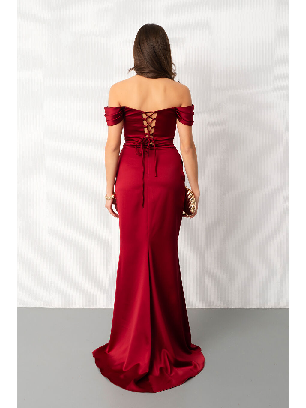 Kadın Bordo Kayık Yaka Yırtmaçlı Uzun Abiye Elbise-5