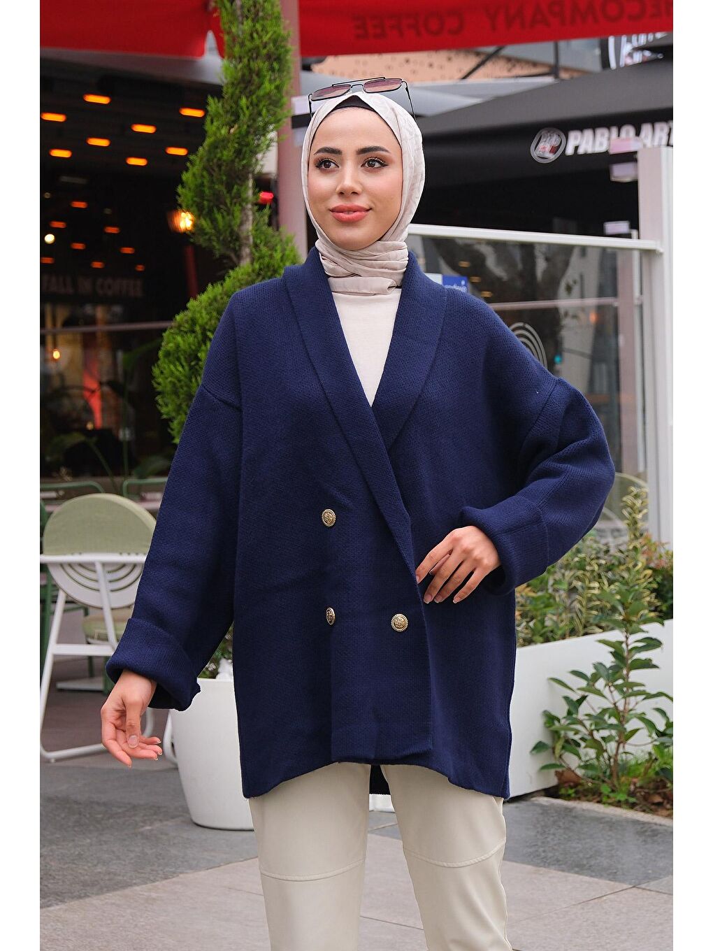 Kruvaze Yaka Gold Düğmeli Kalın Hırka Lacivert-2