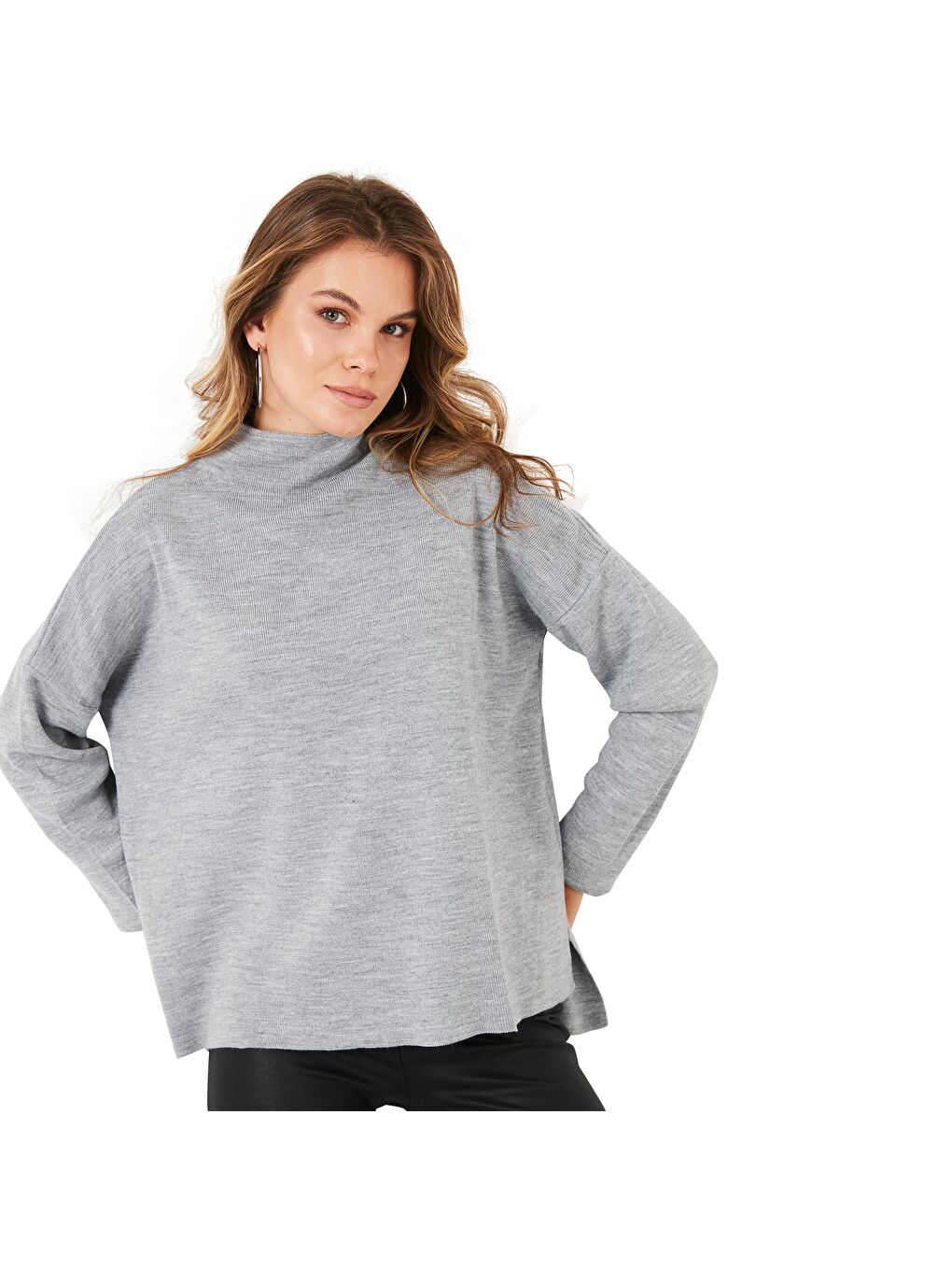 Gri Arkası Uzun Dik Yaka İnce Triko Kazak 4615002-7