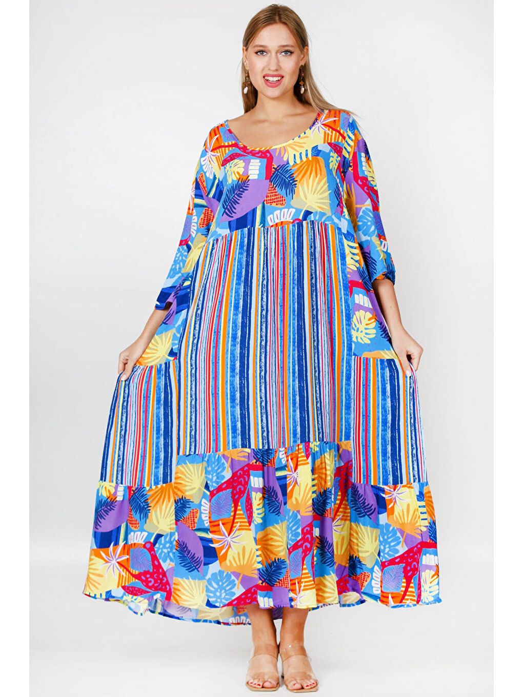 Siyah Mavi Yuvarlak Yaka 3/4 Kol Desenli Allover Baskılı Geniş Kesim Dokuma Elbise