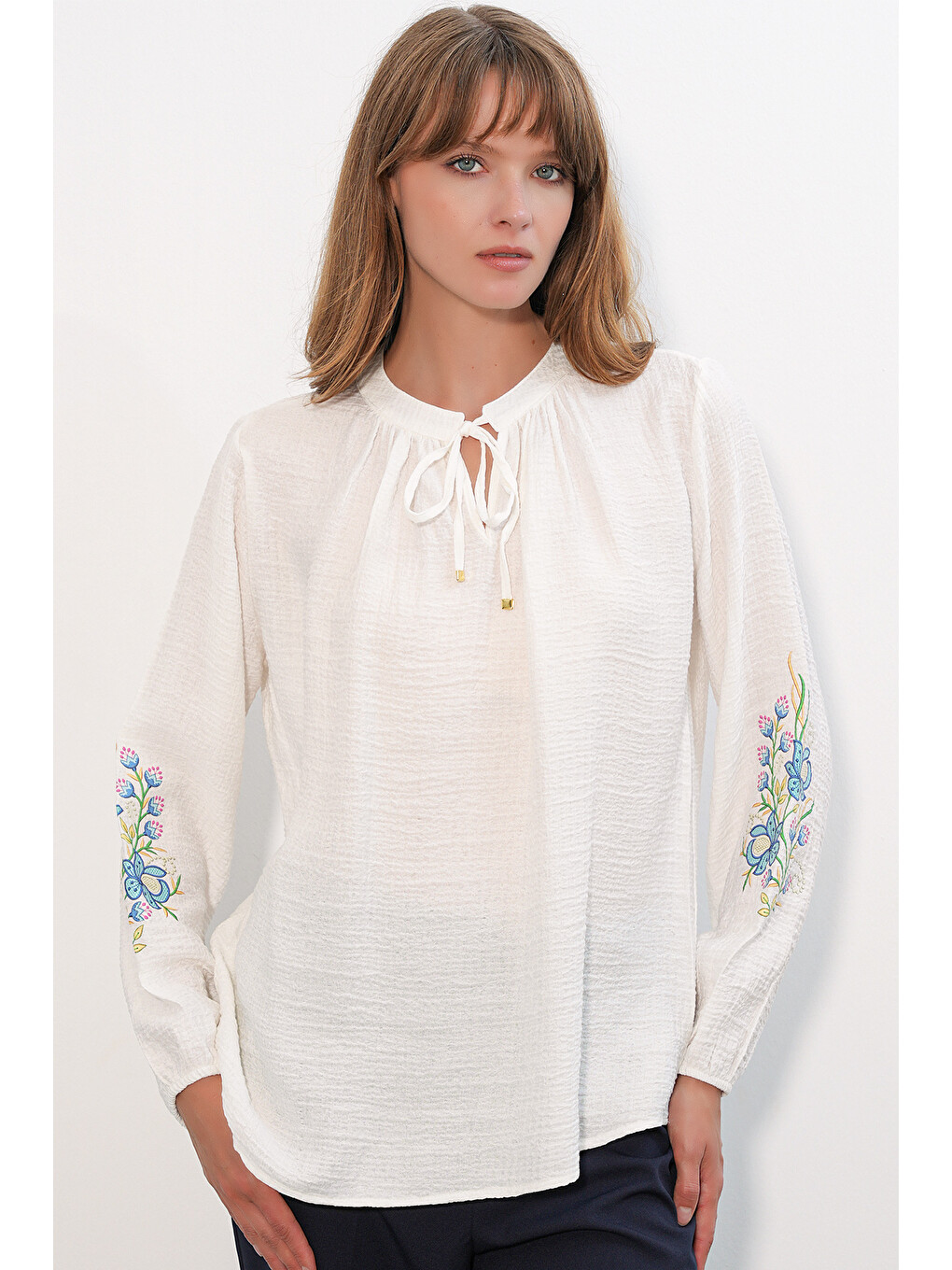 Kadın Nakışlı Oversize Bluz 1000 - Beyaz