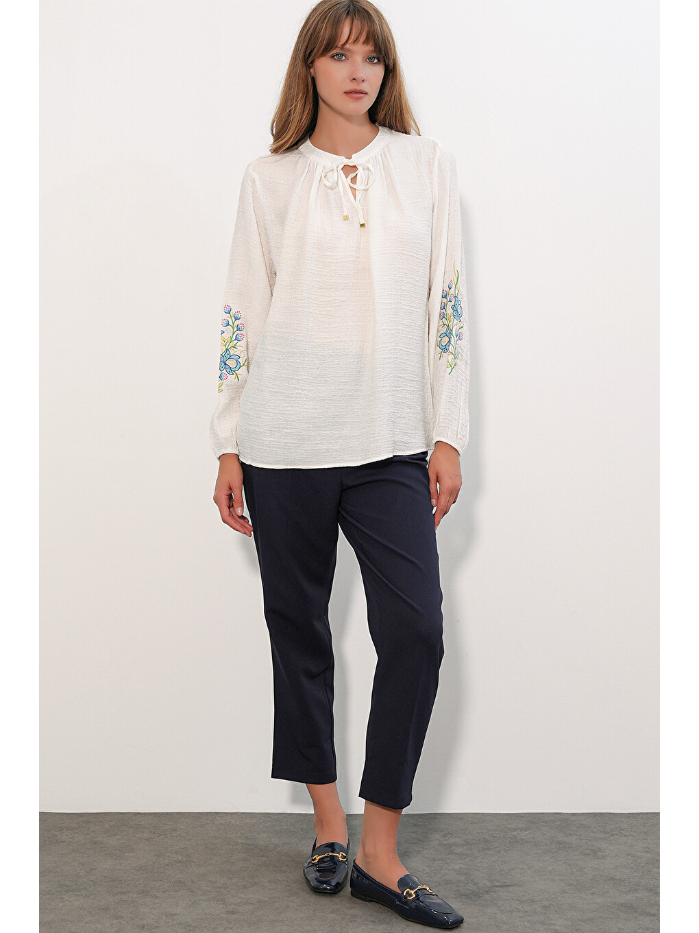 Kadın Nakışlı Oversize Bluz 1000 - Beyaz-1