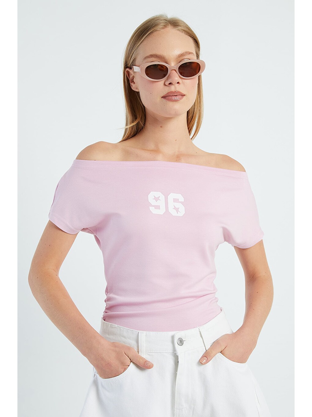 Pembe Baskılı Kayık Yaka Drapeli Bluz