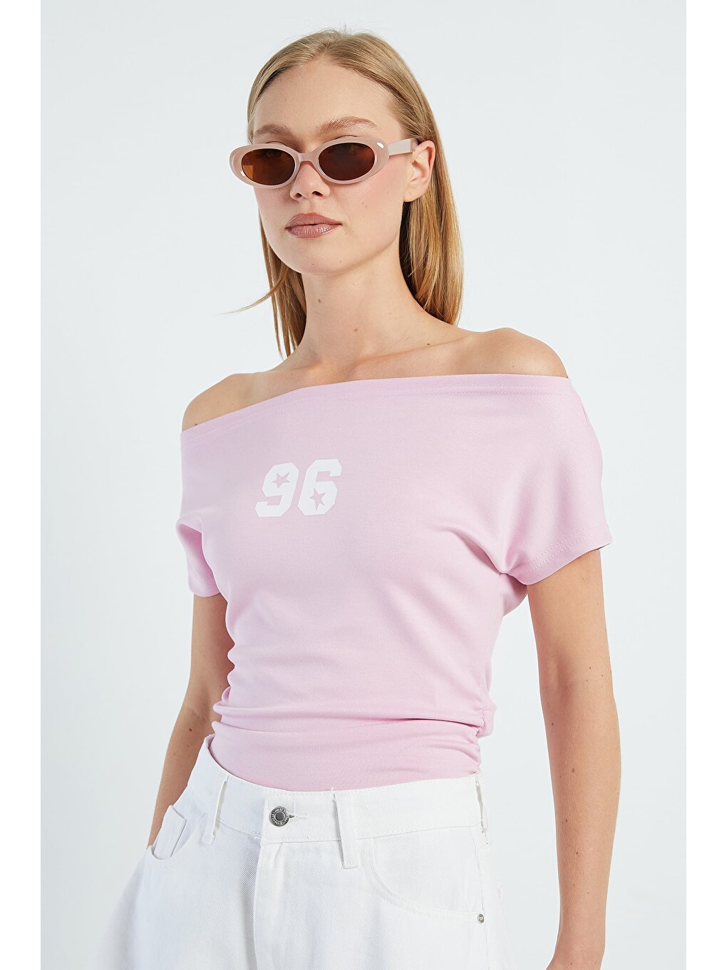 Pembe Baskılı Kayık Yaka Drapeli Bluz-3