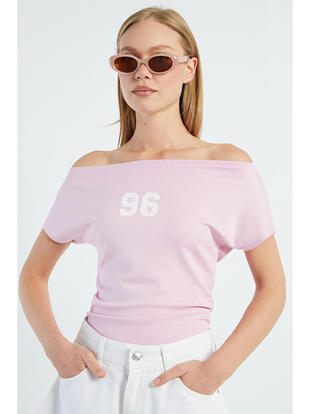 Pembe Baskılı Kayık Yaka Drapeli Bluz-4