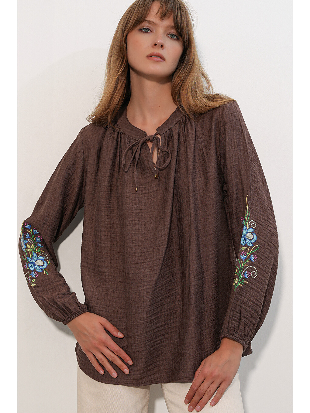 Kadın Nakışlı Oversize Bluz 1000 - Kahverengi-2