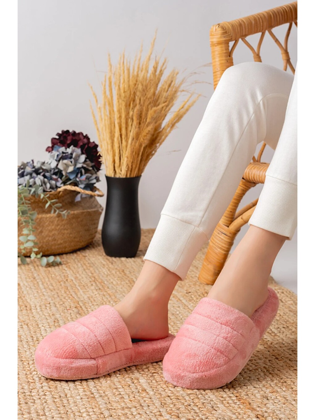 Pembe Sessiz Taban Kadın Terlik Kapalı Ev Terliği